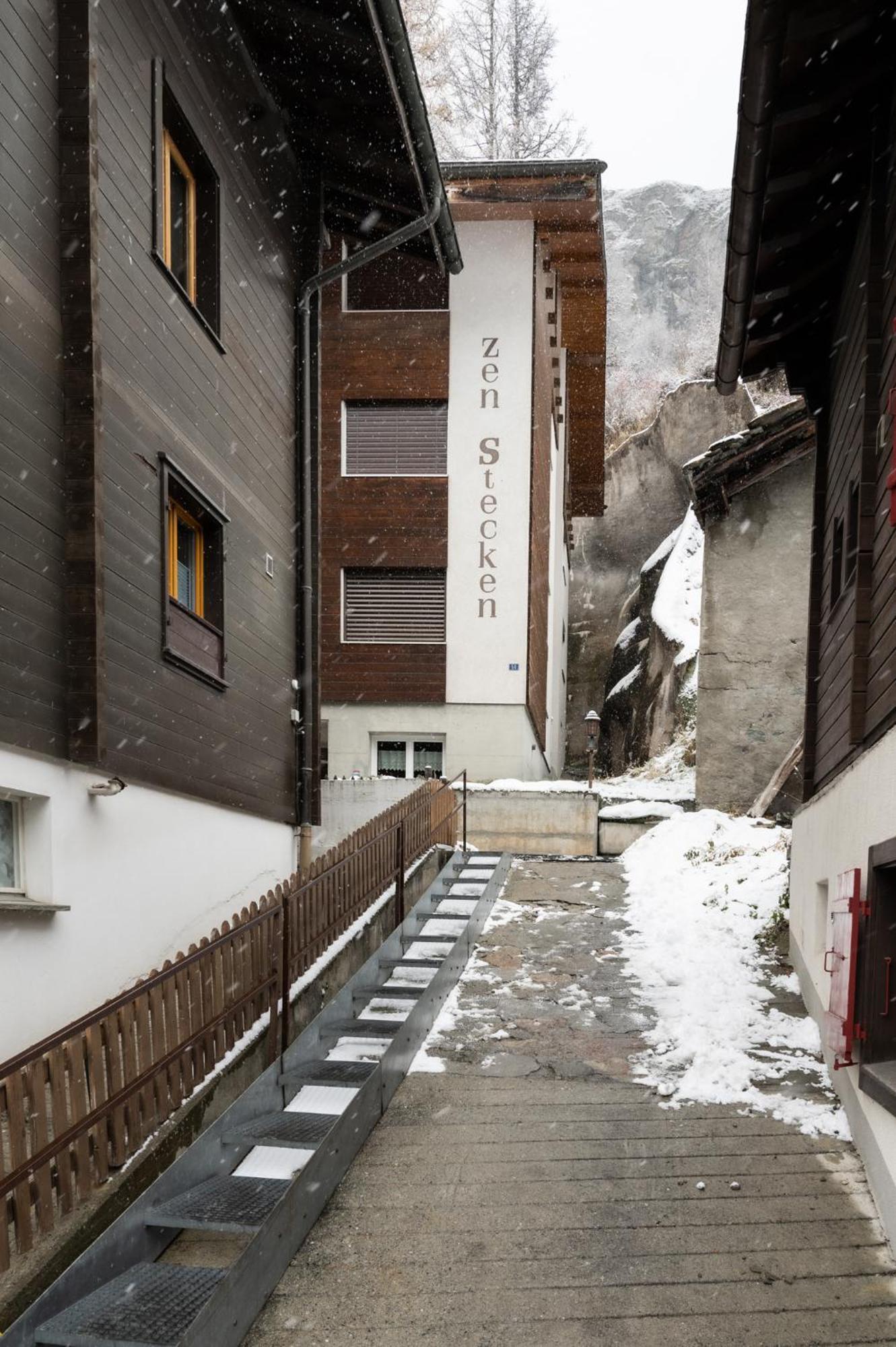 Snowflake-Ski In & Out Next To Matterhorn Express 采尔马特 外观 照片